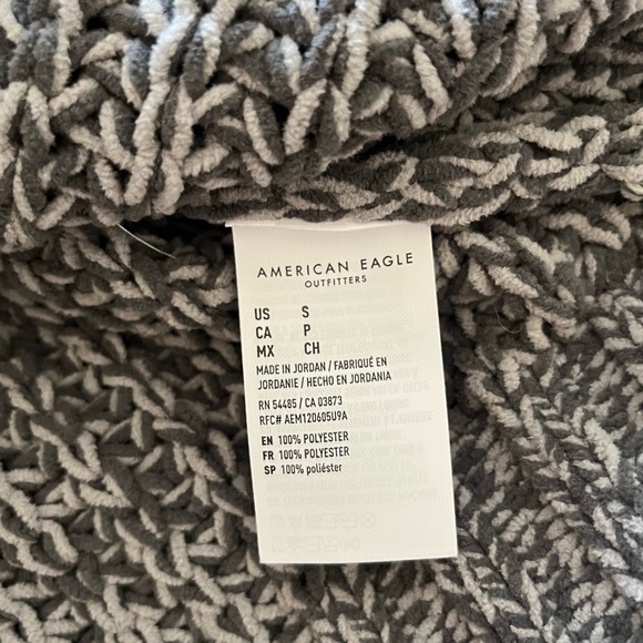 NWT - AE OVERSIZED SWEATER, SMALL - Picture 3 of 3